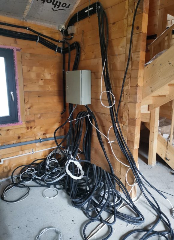 Instalatie electrica casa lemn 01 scaled